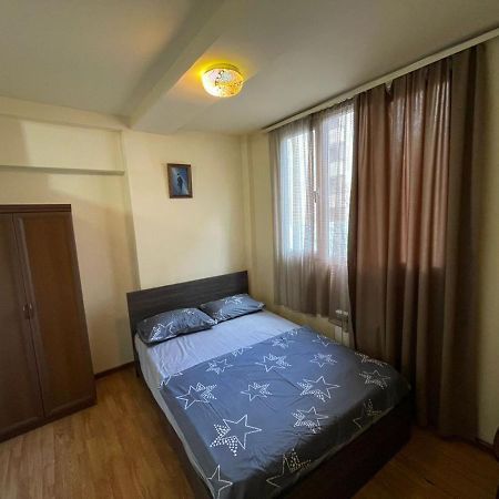 Apartment In Yerevan, Centre Bagian luar foto