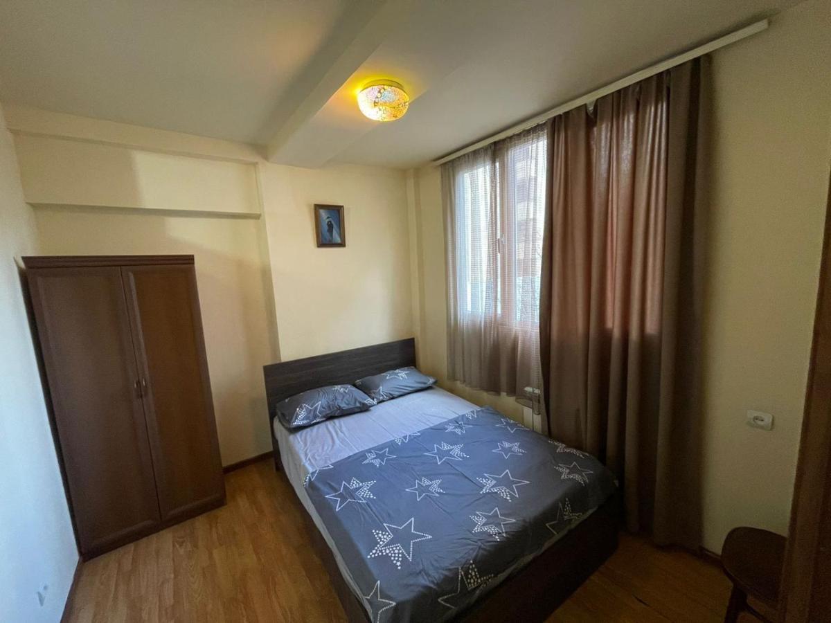 Apartment In Yerevan, Centre Bagian luar foto